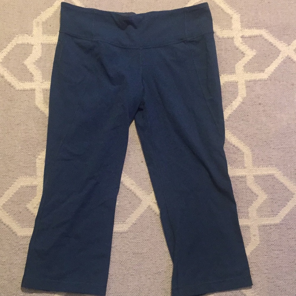 Lulu lemon cropped capris size 12